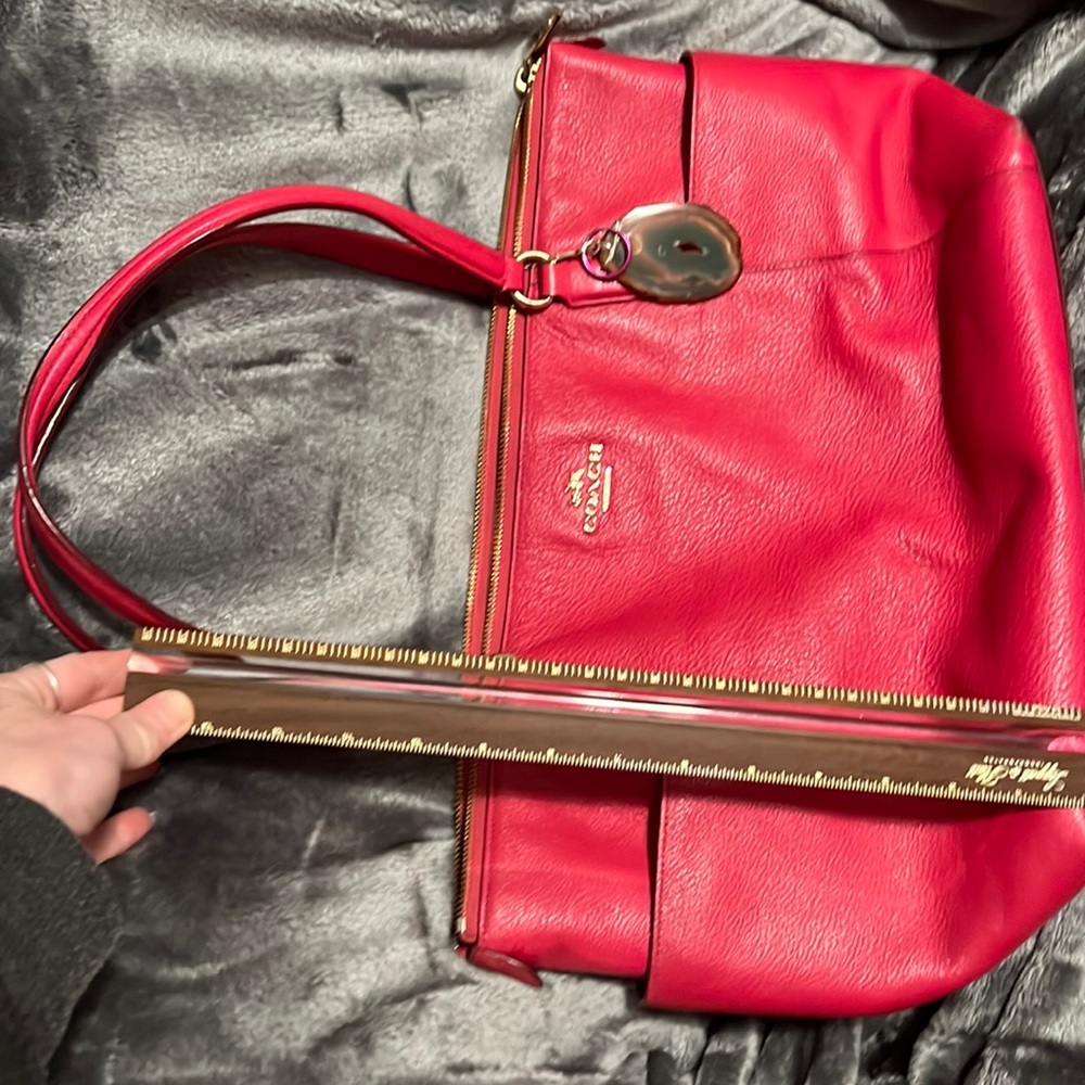 Coach purse great condition.